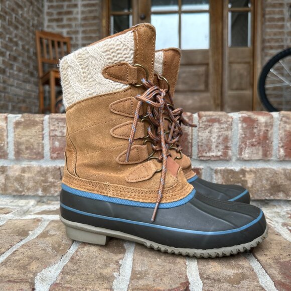 Khombu Cozy Pac Suede Snow Duck Boots in Tan Suede Cable Knit Detail, Size 7 - Picture 1 of 7